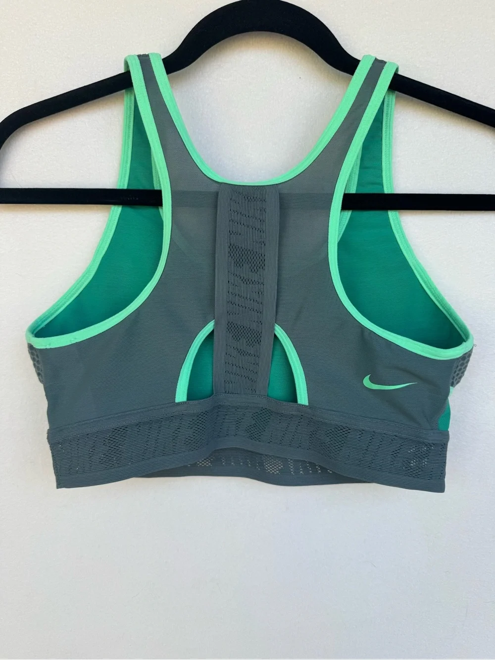 Nike Swoosh UltraBreathe Dri-FIT Sports Bra Gray Green Women’s Medium